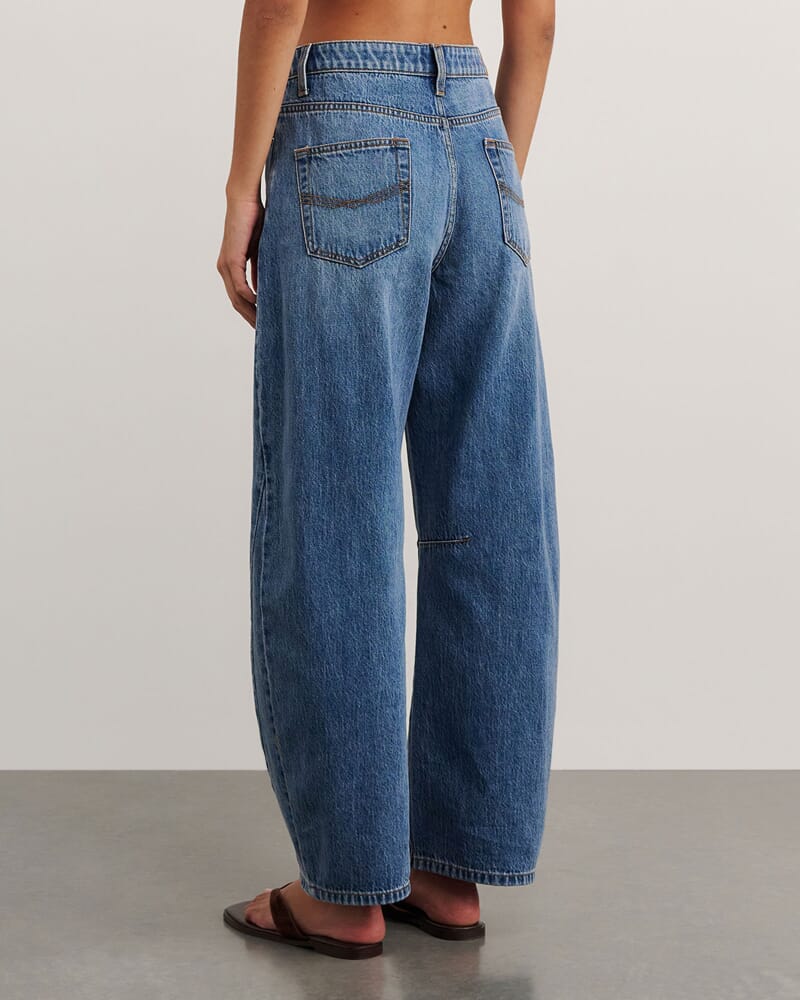 Lucia Barrel Jean in VINTAGE BLUE