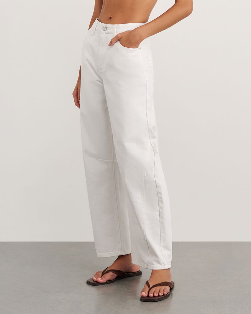 Lucia Barrel Jean in WHITE