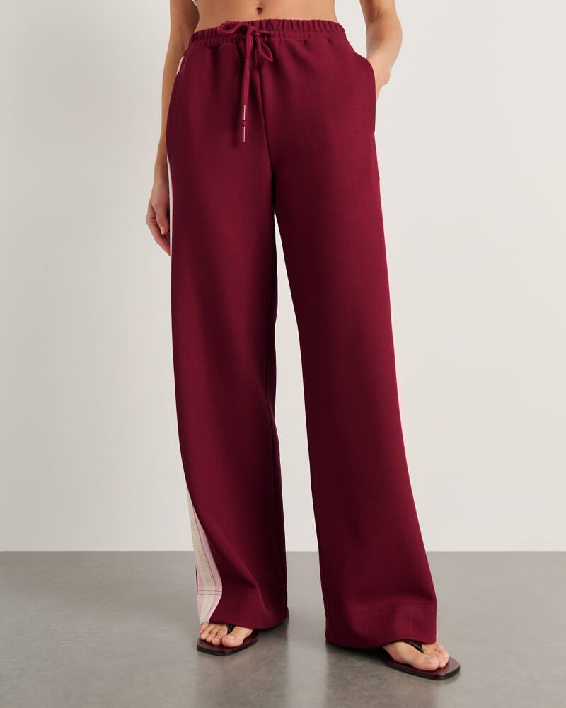 Leonie Pant in MAROON