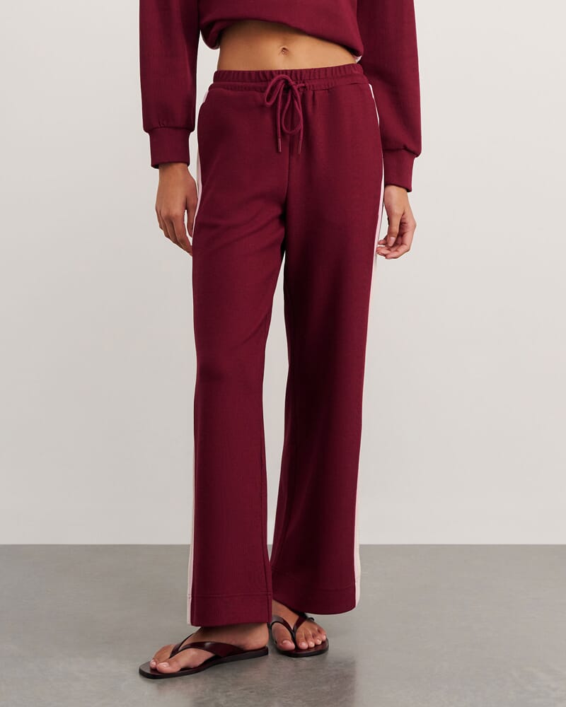 Leonie Pant in MAROON