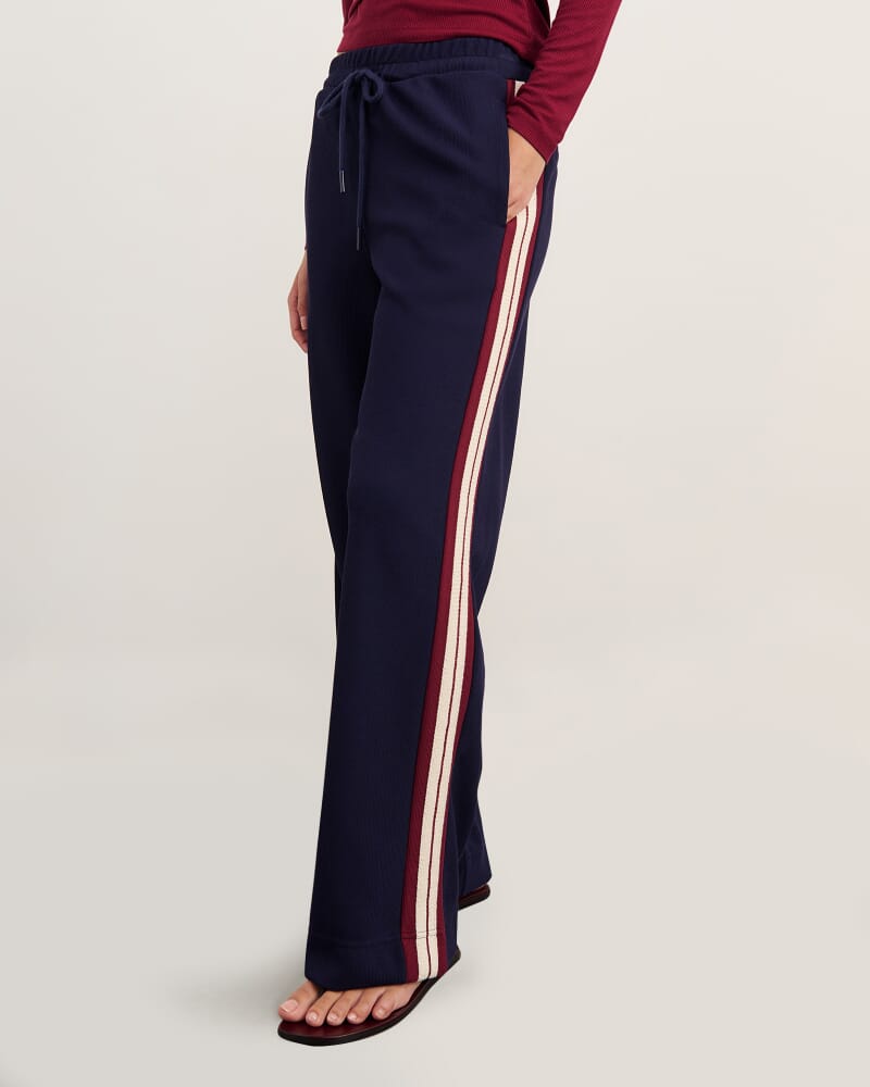 Leonie Pant in NAVY
