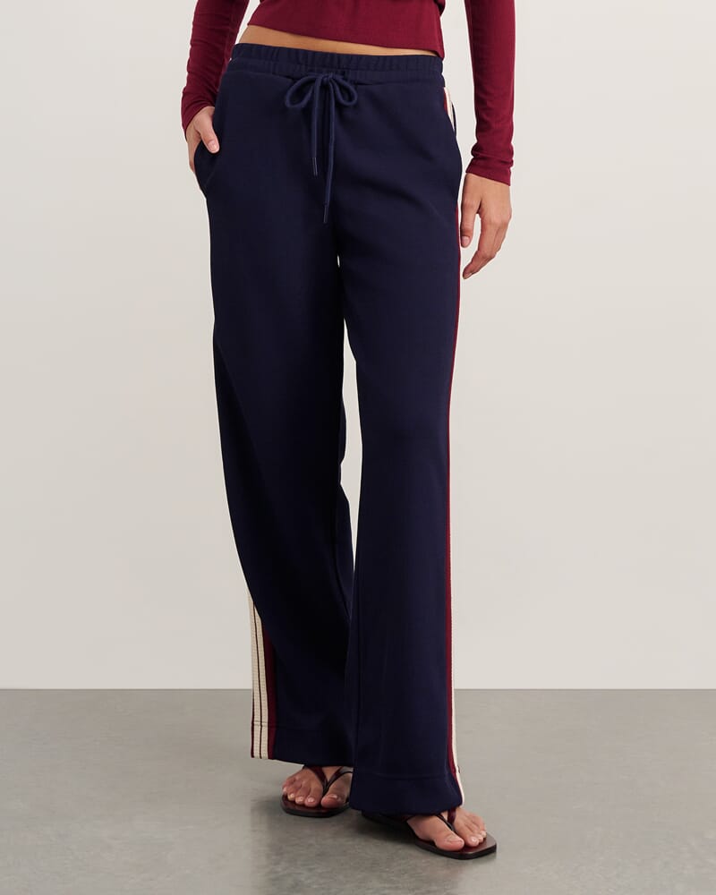 Leonie Pant in NAVY