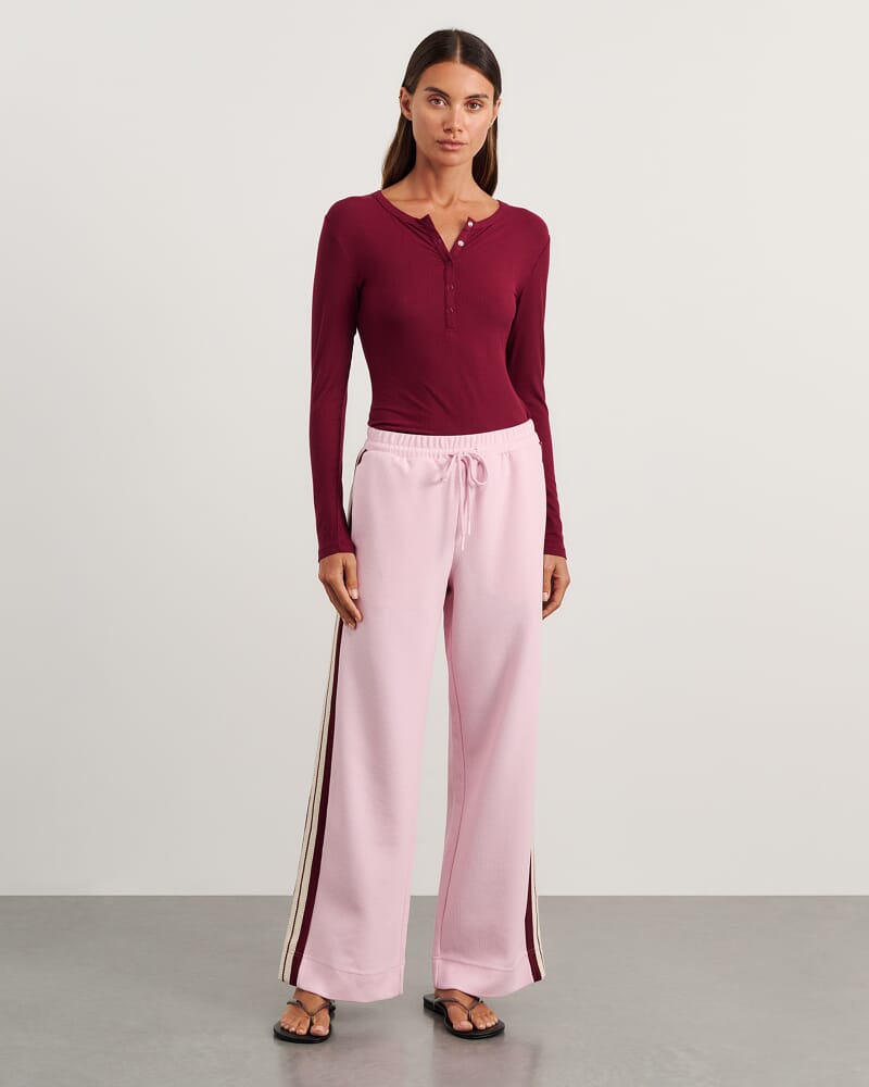 Leonie Pant in PINK FROST