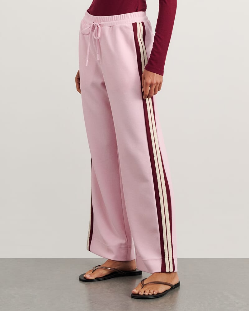 Leonie Pant in PINK FROST