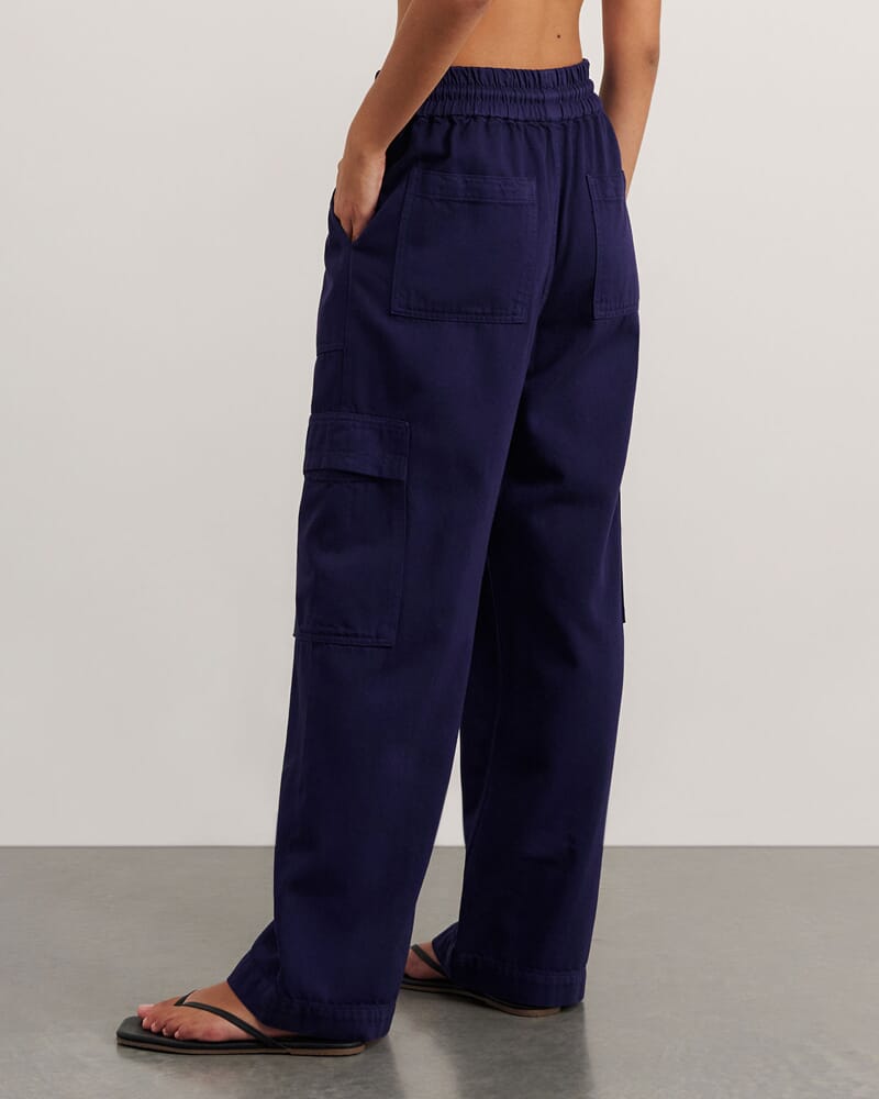 Loe Cargo Pant in NAVY