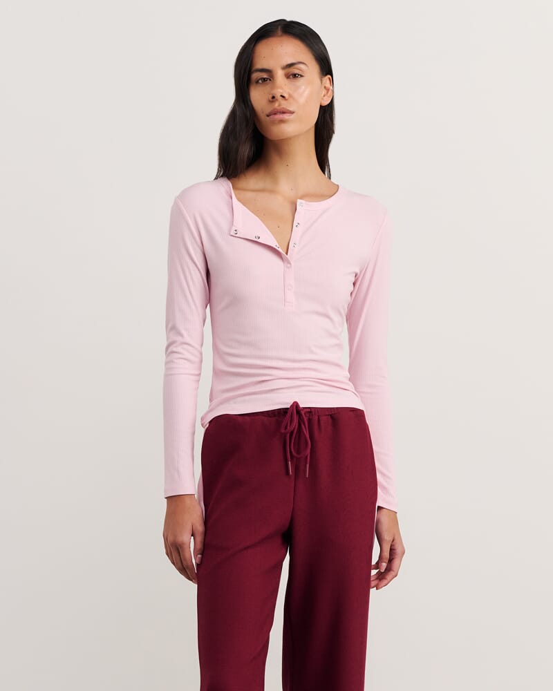 Celina Henley Top in PINK FROST